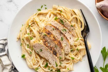 Chicken Alfredo Recipe {Easy and Amazing!}